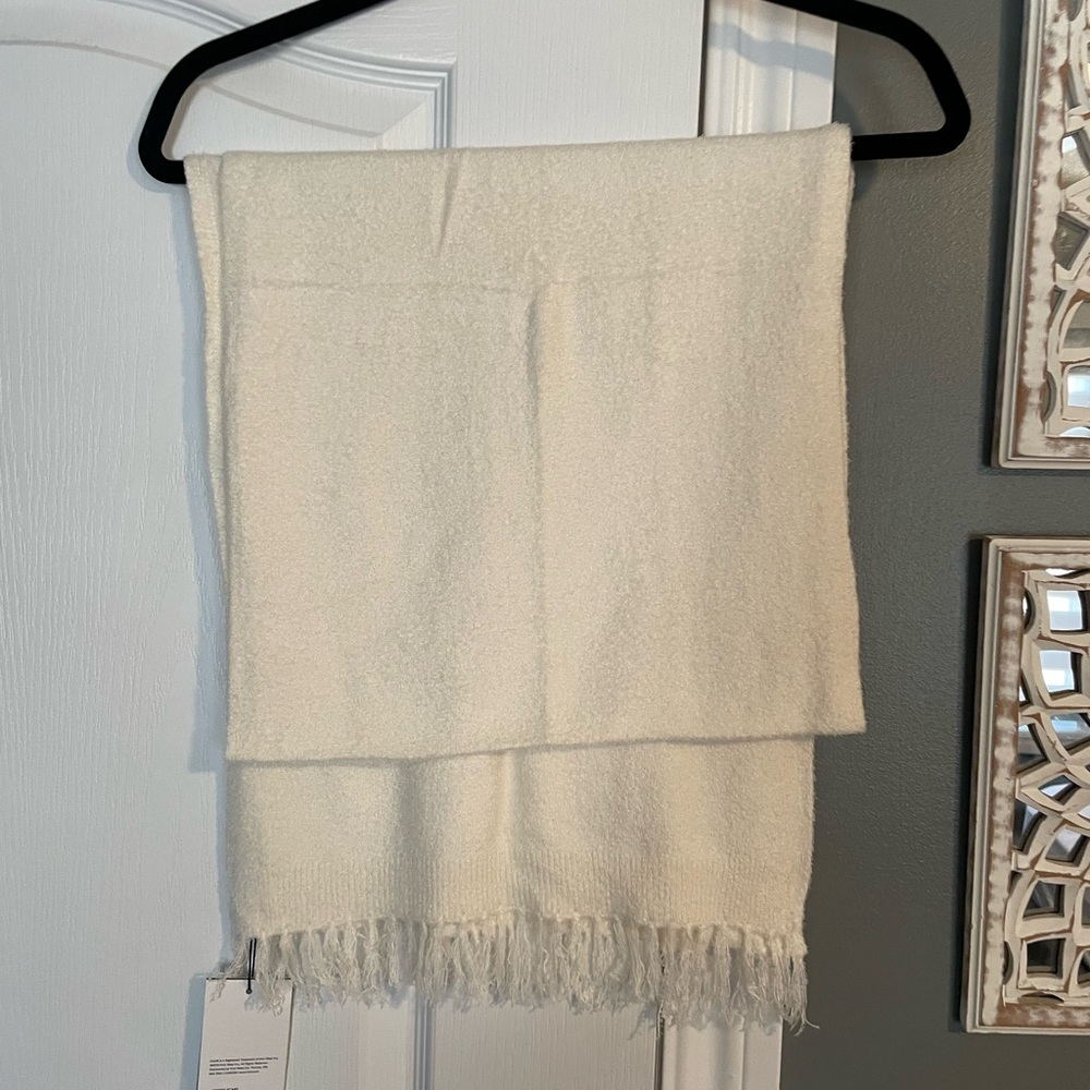 Knix Your Cozzzy Scarf - Picture 5 of 7